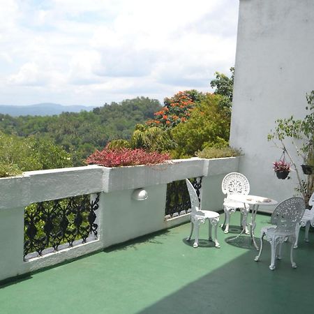 Banda Casa, Kandy Buitenkant foto