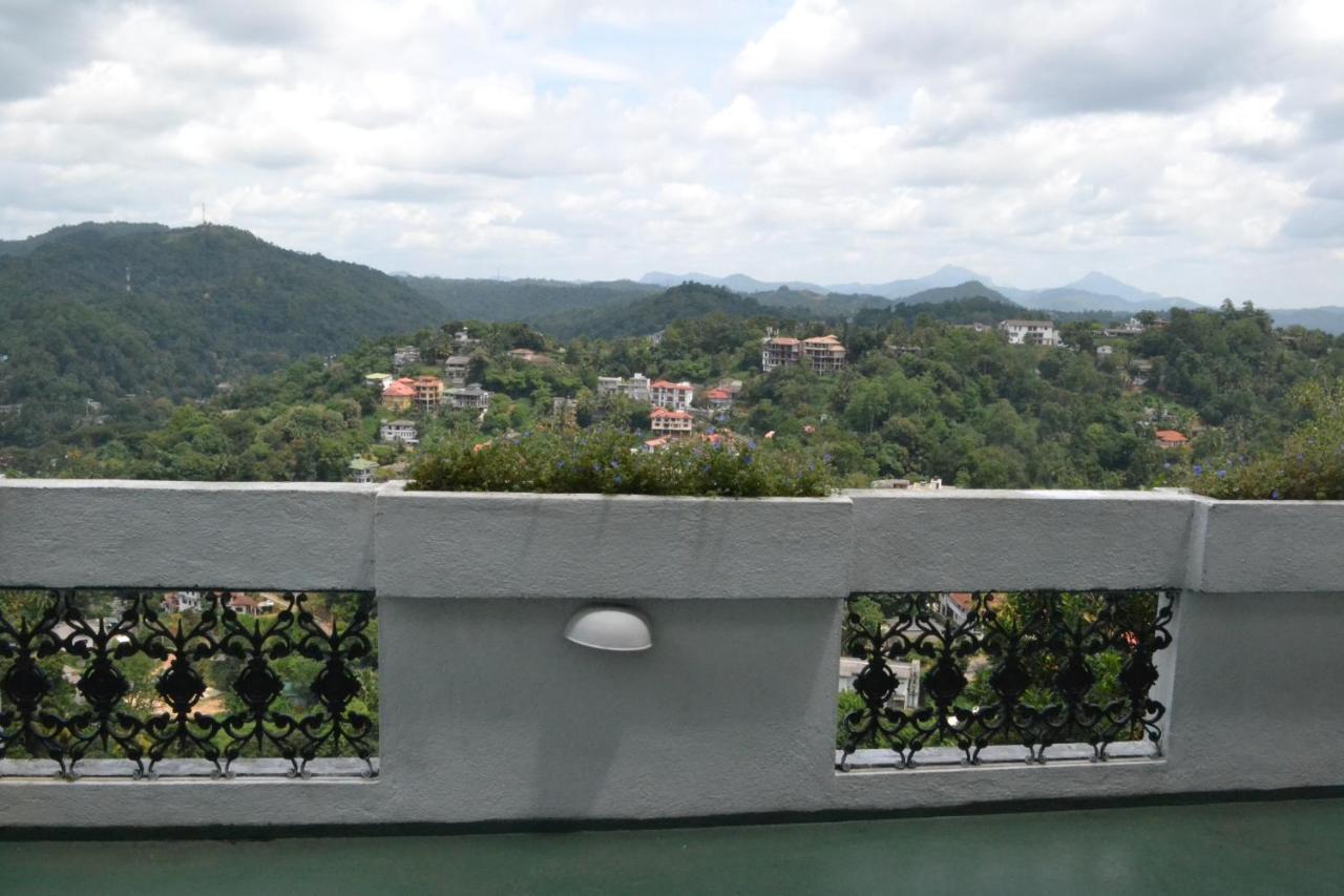 Banda Casa, Kandy Buitenkant foto